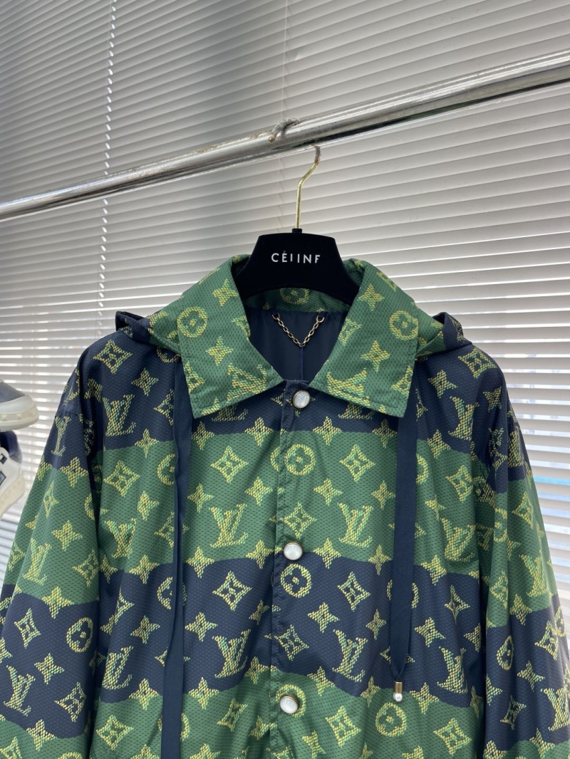 l0vis Vvtt0n outwear